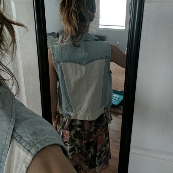 Blue & White Vest - Picture 3 of 3